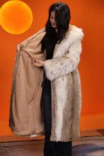 Load image into Gallery viewer, Full length women&#39;s natural lynx fur hooded coat
