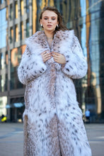 Load image into Gallery viewer, Classic Bobcat Fur Coat (Natural) Collared
