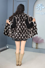 Load image into Gallery viewer, Women Genuine Chinchilla Fur Vest
