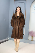 Load image into Gallery viewer, Full length Saga mink fur coat with english collar
