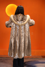 Load image into Gallery viewer, Full length women&#39;s natural lynx fur hooded coat
