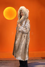 Load image into Gallery viewer, Full length women&#39;s natural lynx fur hooded coat
