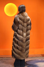 Load image into Gallery viewer, Full length natural racoon fur coat with english collar
